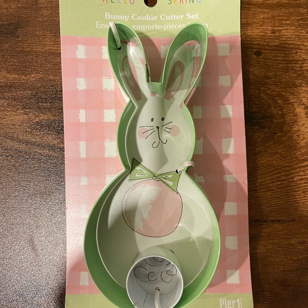 Pier 1 Green Bunny Cookie Cutter